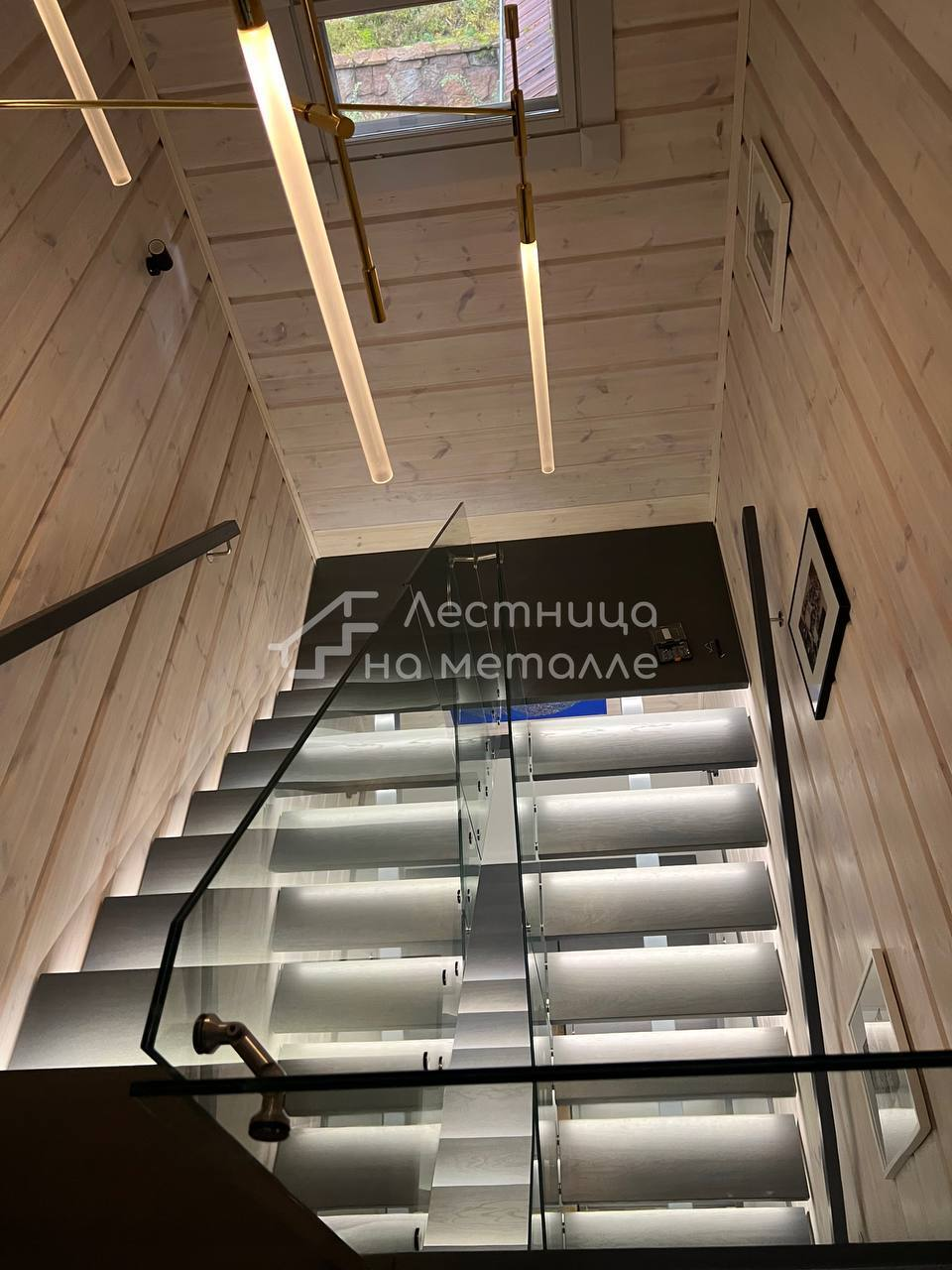 Лестницы закрытого типа